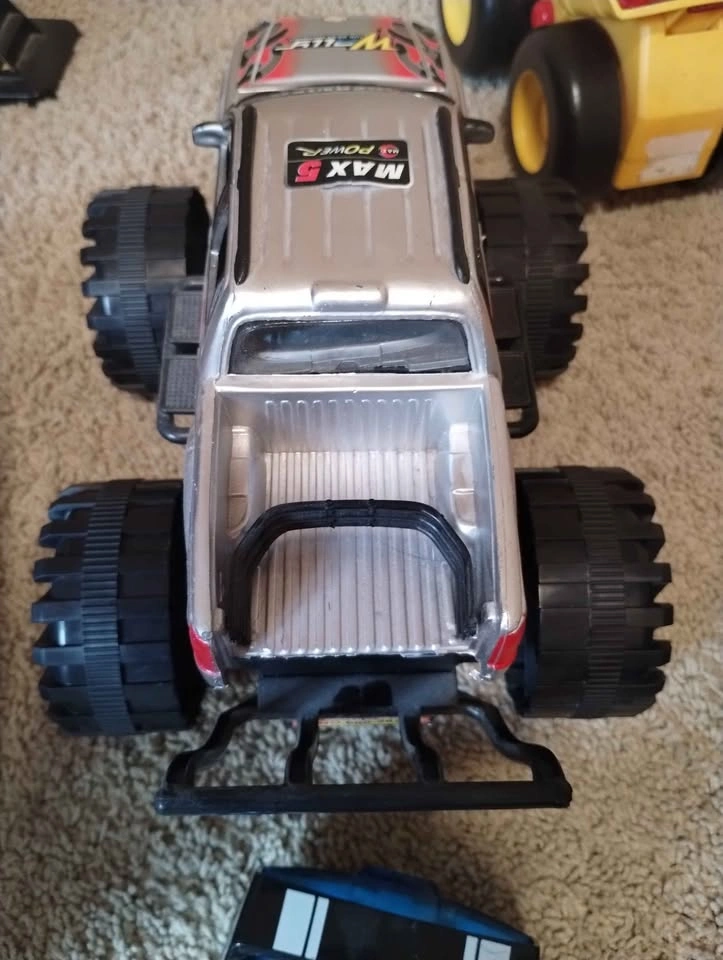 Large Toy Crane and New Bright RC Cars Lot - photo 5