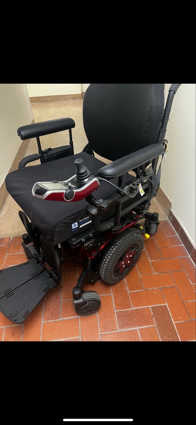 Quantum Edge 3 Electric Wheelchair