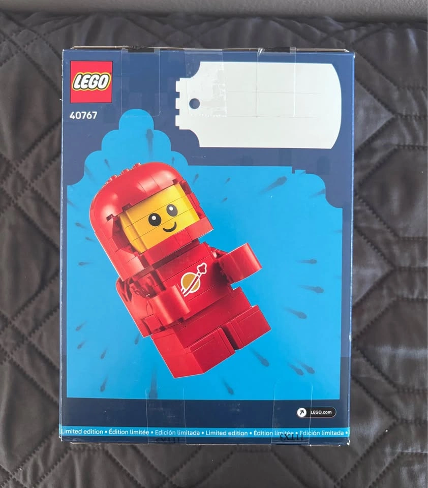 LEGO 40767 Up-scaled Baby Astronaut - photo 2