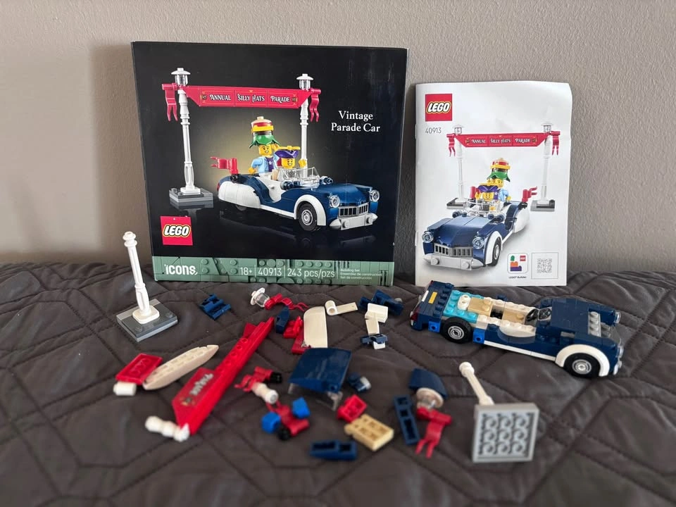 LEGO Icons Vintage Parade Car 40913. NO MINI FIGURES. - photo 2