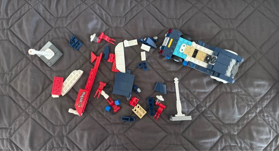 LEGO Icons Vintage Parade Car 40913. NO MINI FIGURES. - photo 3