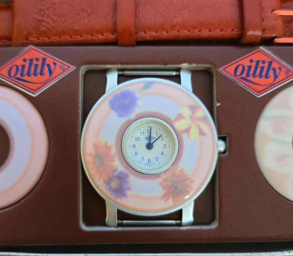 Oilily Watch Set with Interchangeable Straps and Bezels - photo 3