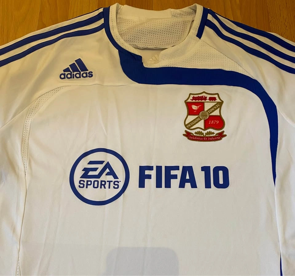 Swindon Town 2009/2010 Away Jersey (Small) - photo 2