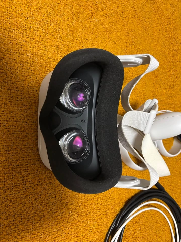 Meta Quest 2 VR Headset - photo 2