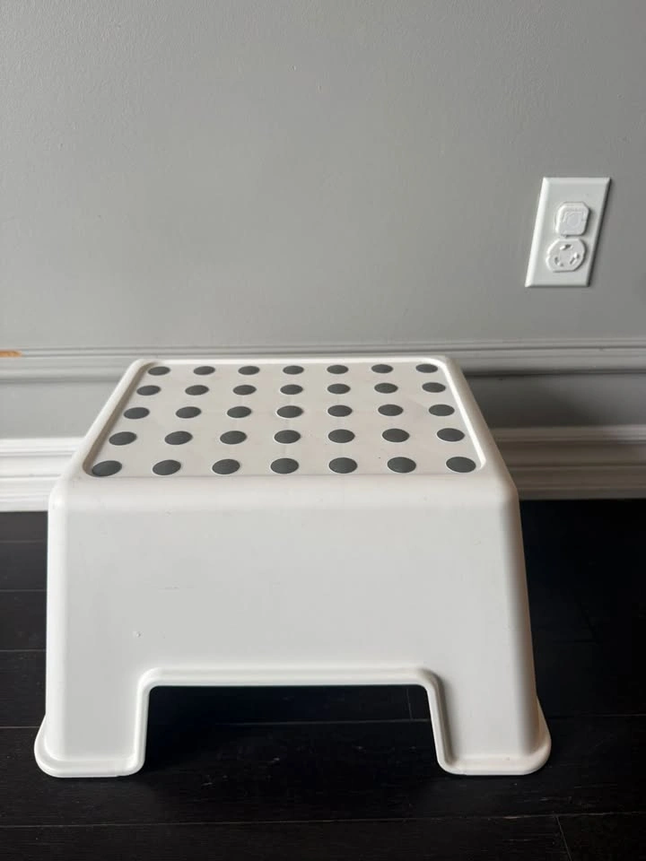 IKEA Bolmen Step Stool - photo 3