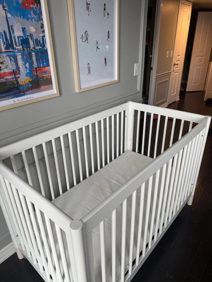 Babyletto Crib with Mattress and Toddler Rail - photo 2
