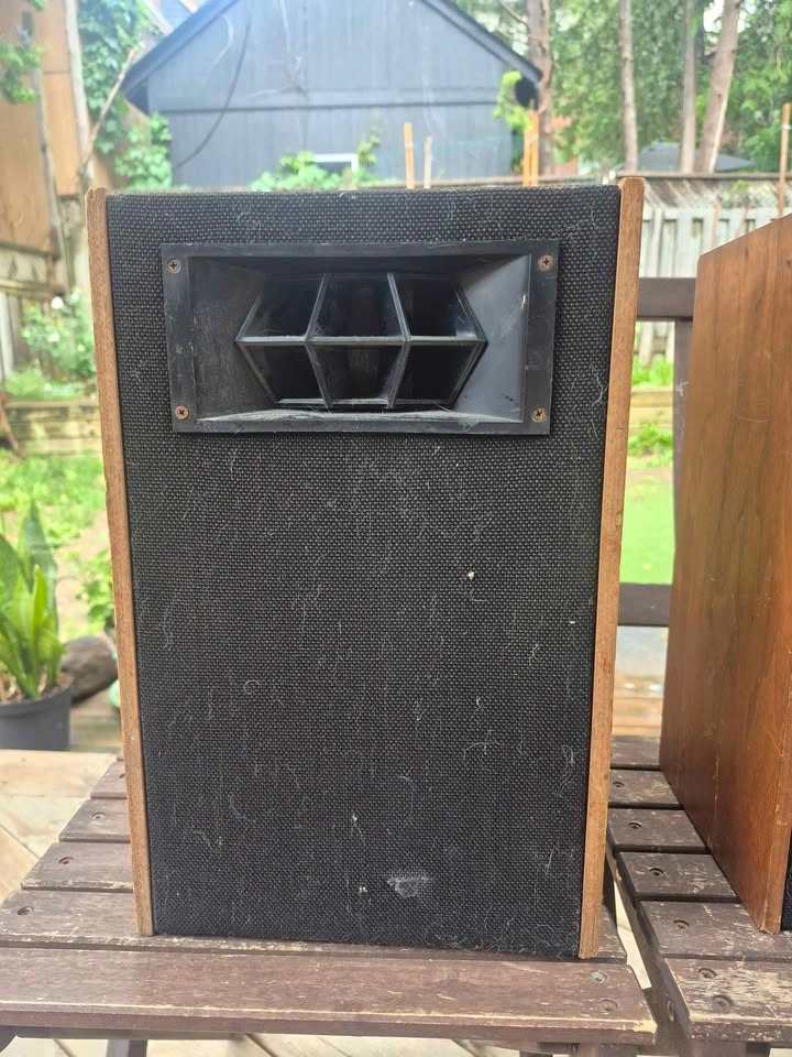 Vintage 1970s Roberts S-913A bookshelf speakers - photo 2