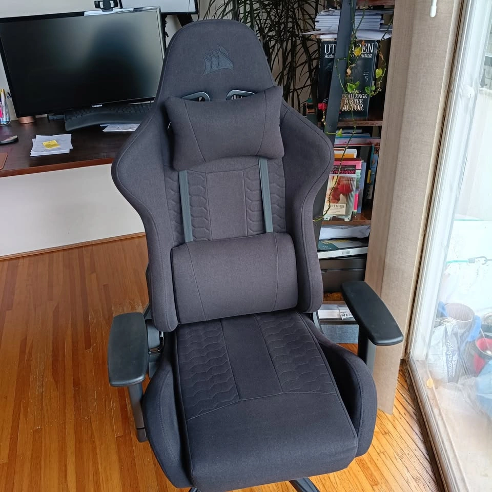 Corsair TC100 Relaxed Ergonomic Gaming Chair Office Chair - photo 4