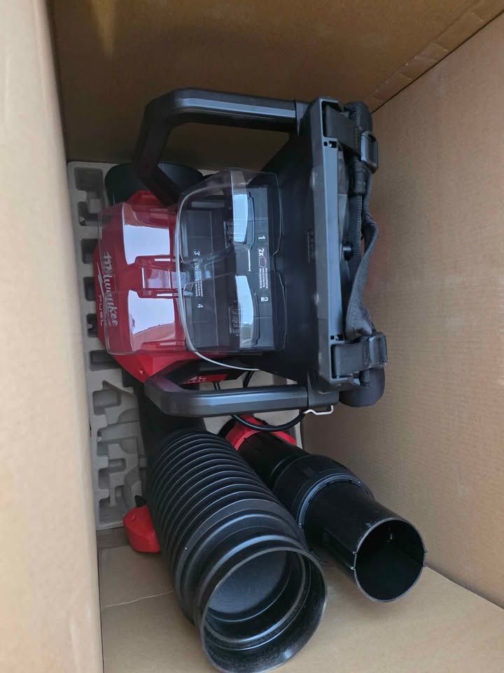 Milwaukee M18 FUEL Backpack Leaf Blower - NEW - photo 3