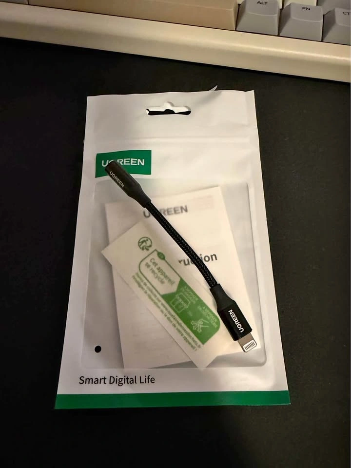 New&never used Audio to lightening cable