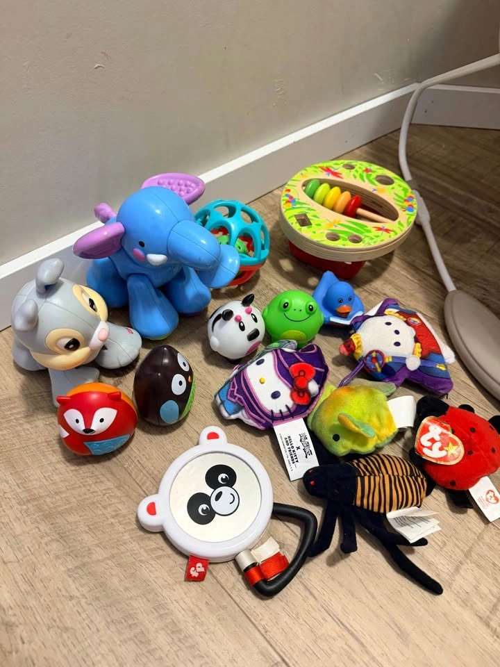 Disney Baby Bouncer & Toys - photo 3