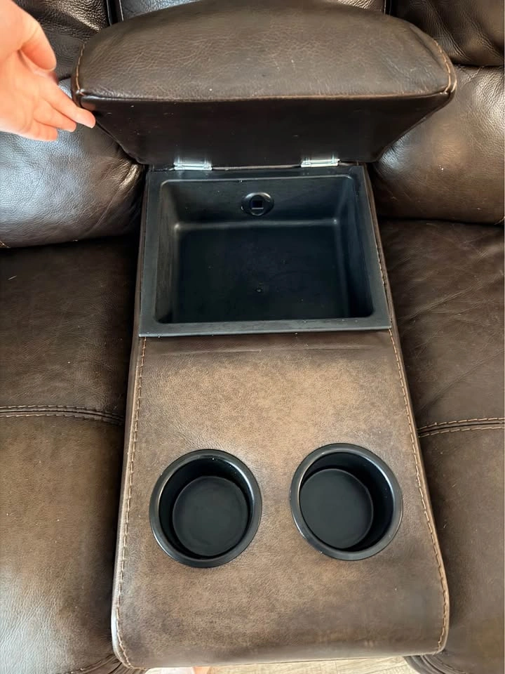 Ashley "Man-Den" Power Reclining Loveseat w/ USB - photo 2