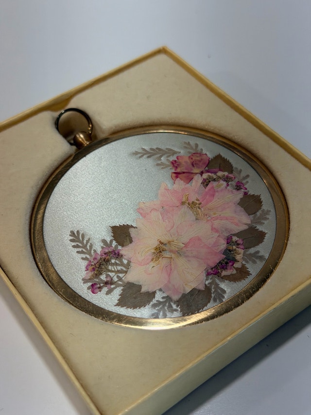 Vintage Ravenwood Craft Pressed Flower Art
