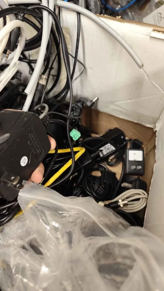 Power cables, HDMI, DVI, VGA, power adapters - photo 4