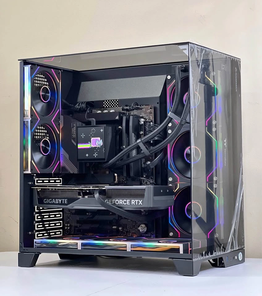 RTX 5070 Ti - Intel I9-14900KF - 32GB DDR5 - Gaming PC
