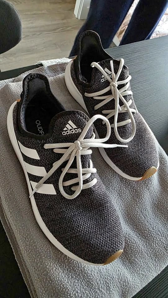 Adidas running shoes (women)