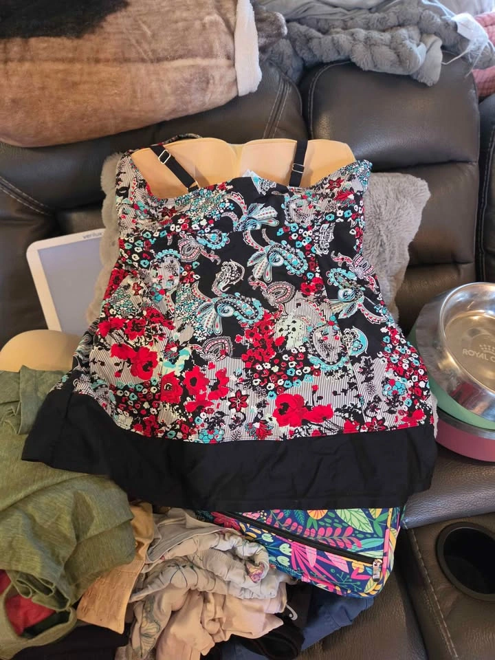Women's Paisley Floral bathingsuit Size Large - photo 2