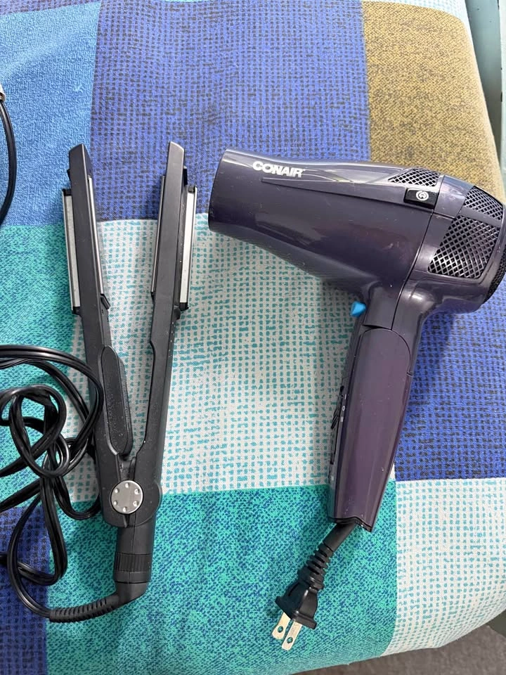 Hair Dryer with cold & Hot settings & Straighter