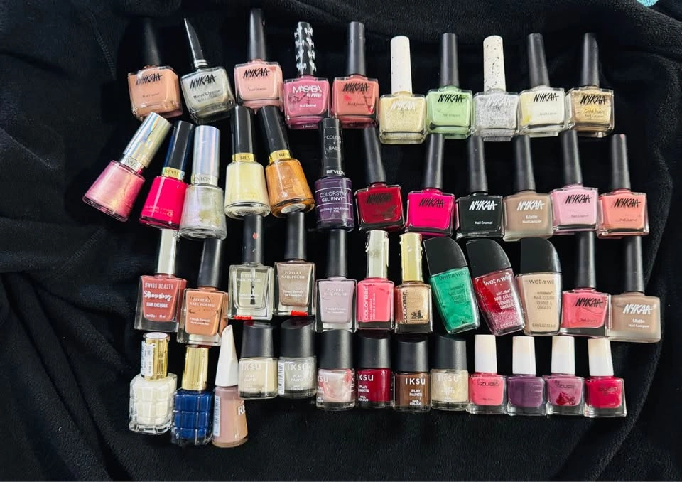 47 Bundle of Nail Polishes - Multiple Colors - photo 3