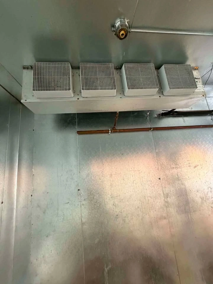 Commercial Walk-in Cooler 28x10x10 - photo 4