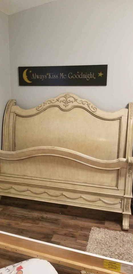 Queen bed and 1 Nightstand - photo 2