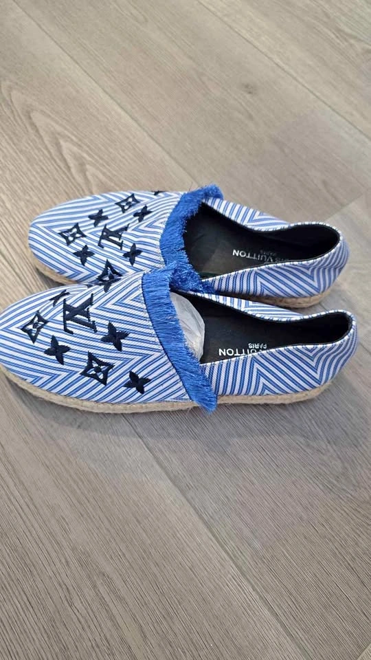 Womens size 37 blue espadrilles