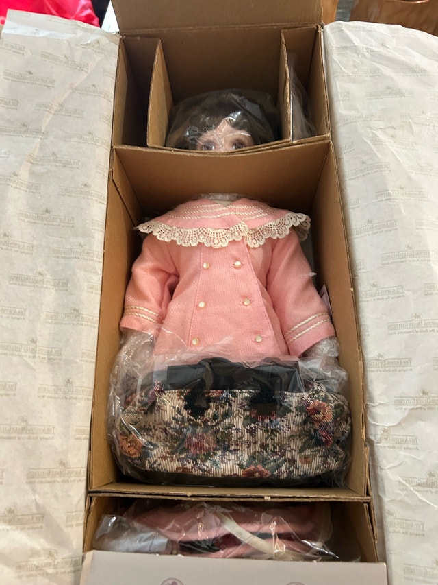 Porcelain doll, Ashton DRAKE 18” “Dierdre” - photo 5