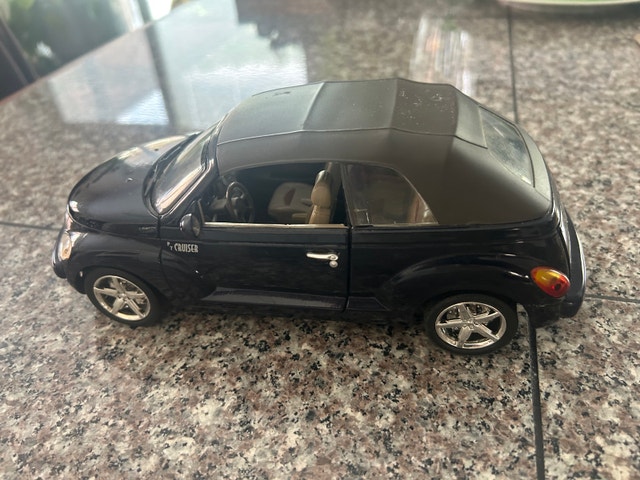 MOTOR MAX 1:18 Chrysler PT Cruiser Convertible