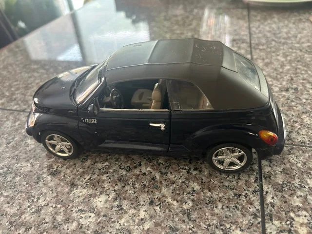 MOTOR MAX 1:18 Chrysler PT Cruiser Convertible