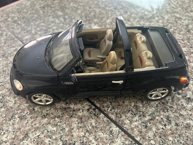 MOTOR MAX 1:18 Chrysler PT Cruiser Convertible - photo 2