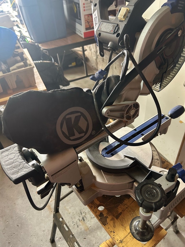 Kobalt 7-1/4 Compound Miter Saw with Laser Guide - photo 2