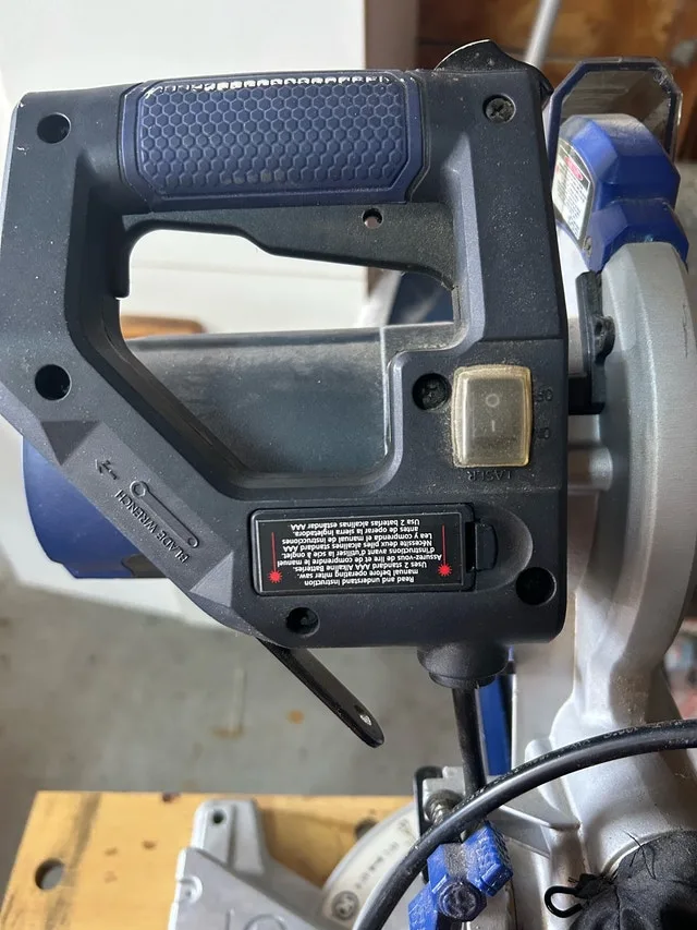 Kobalt 7-1/4 Compound Miter Saw with Laser Guide - photo 3