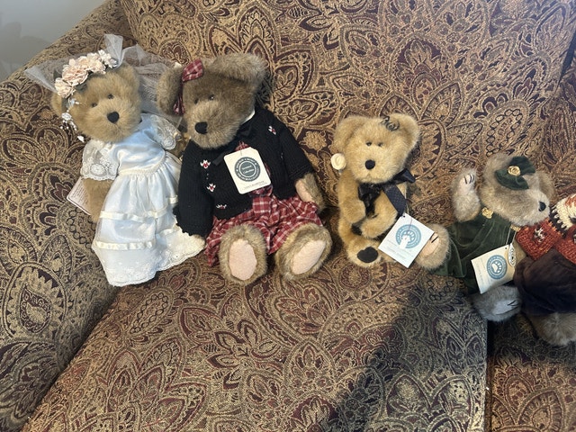 Teddy Bears, Boyd’s Bears, 5 all different - photo 2