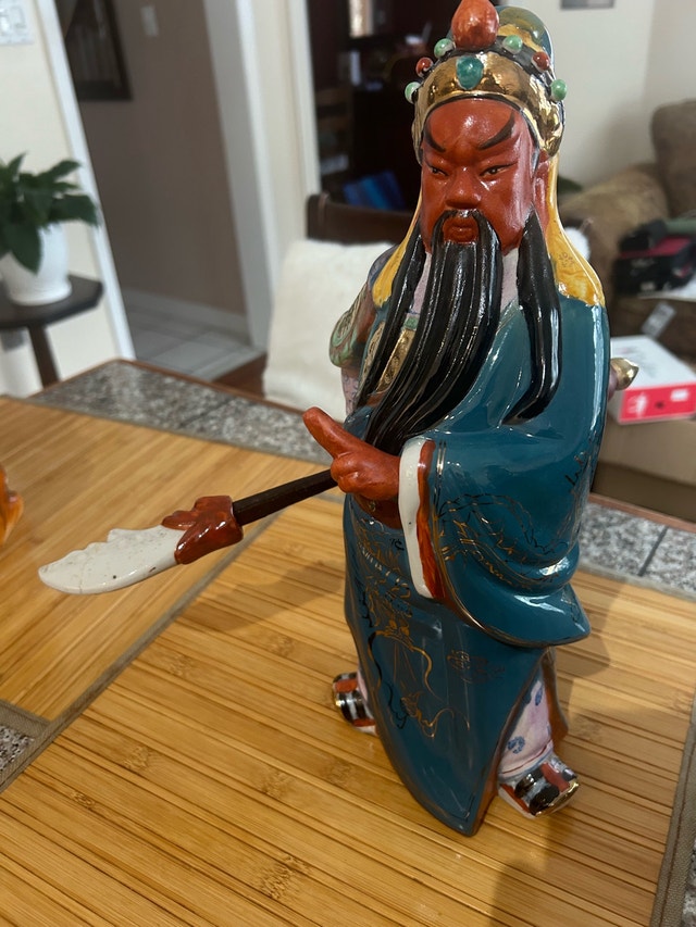 Guan Yu Chinese God of War, Standing, porcelain figurine - photo 2
