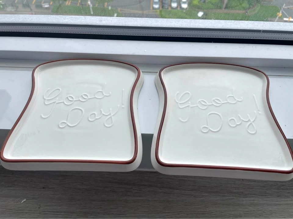Toast shaped plates