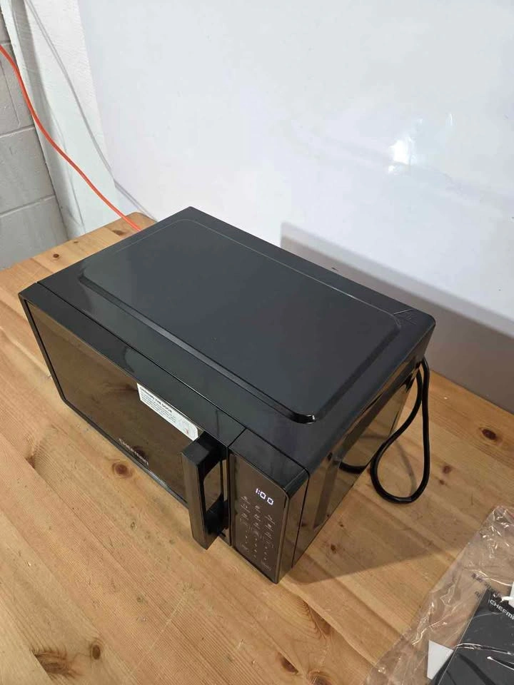 Chefman 0.7 Cu Ft Microwave Oven - photo 4