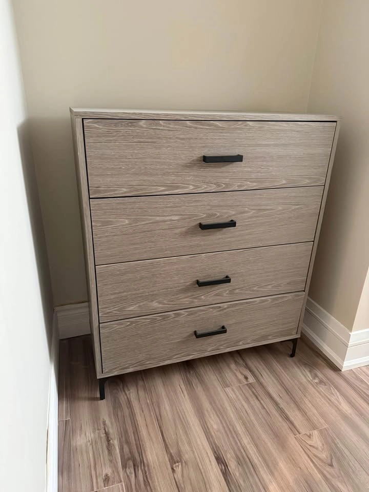 4-Drawer Grey Wood Dresser - photo 2