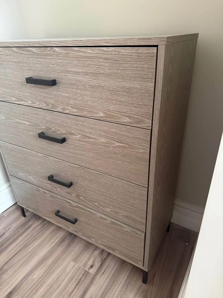 4-Drawer Grey Wood Dresser - photo 3