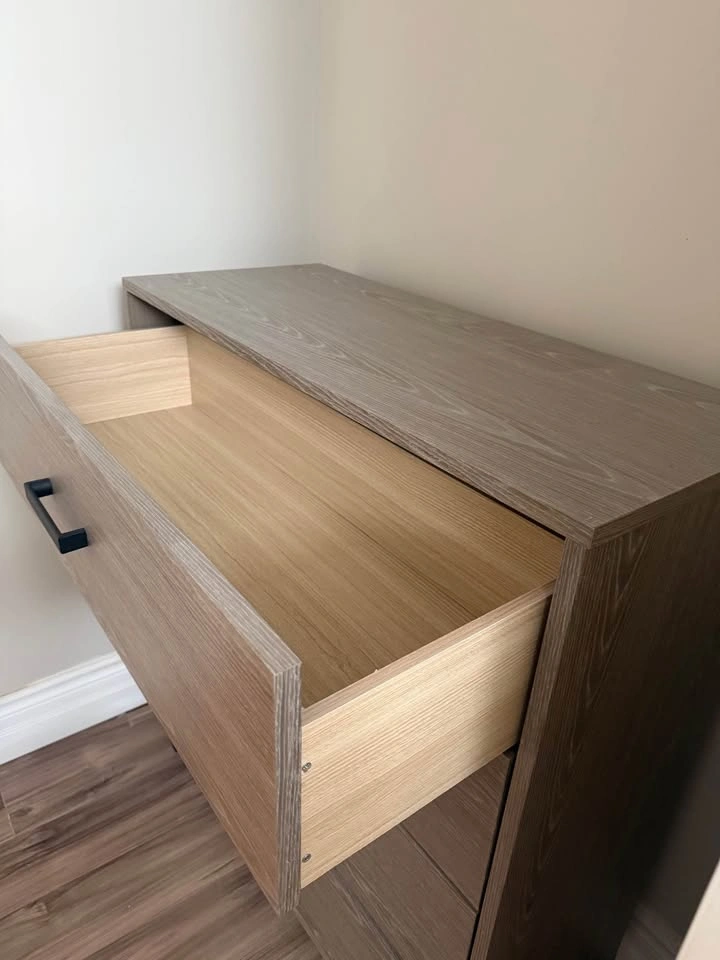 4-Drawer Grey Wood Dresser - photo 4