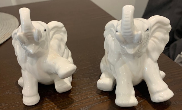 Two small glass white elephants - photo 2