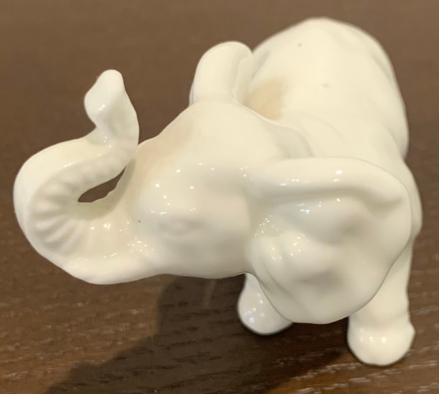Small glass elephant - photo 2