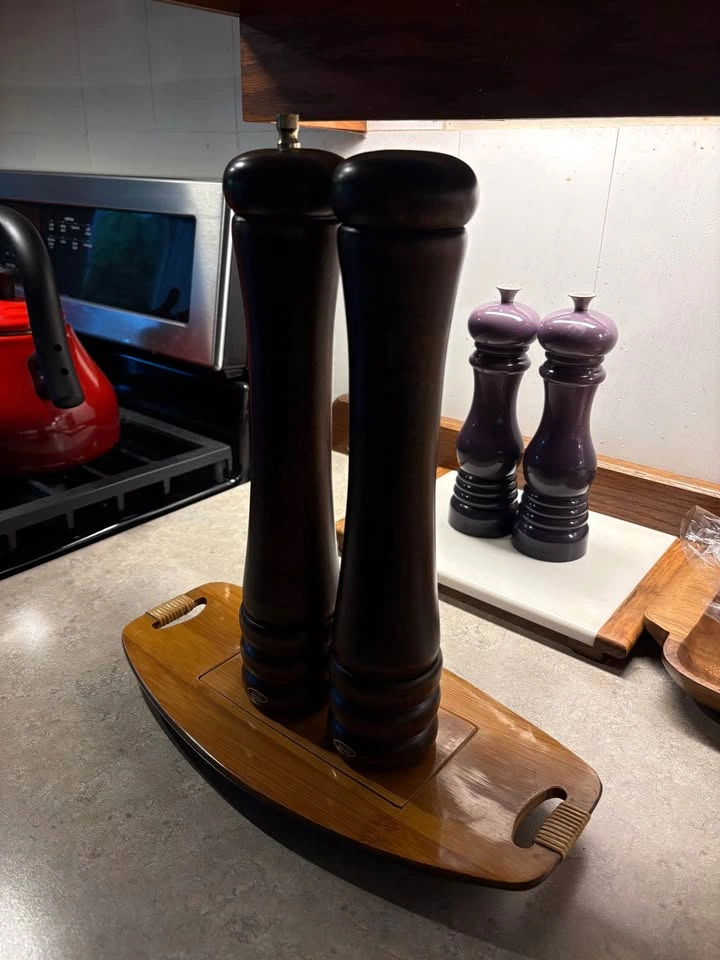 Elegant Vintage MCM Bamboo Tray - Salt & Pepper Mill Set - JAPAN - photo 3