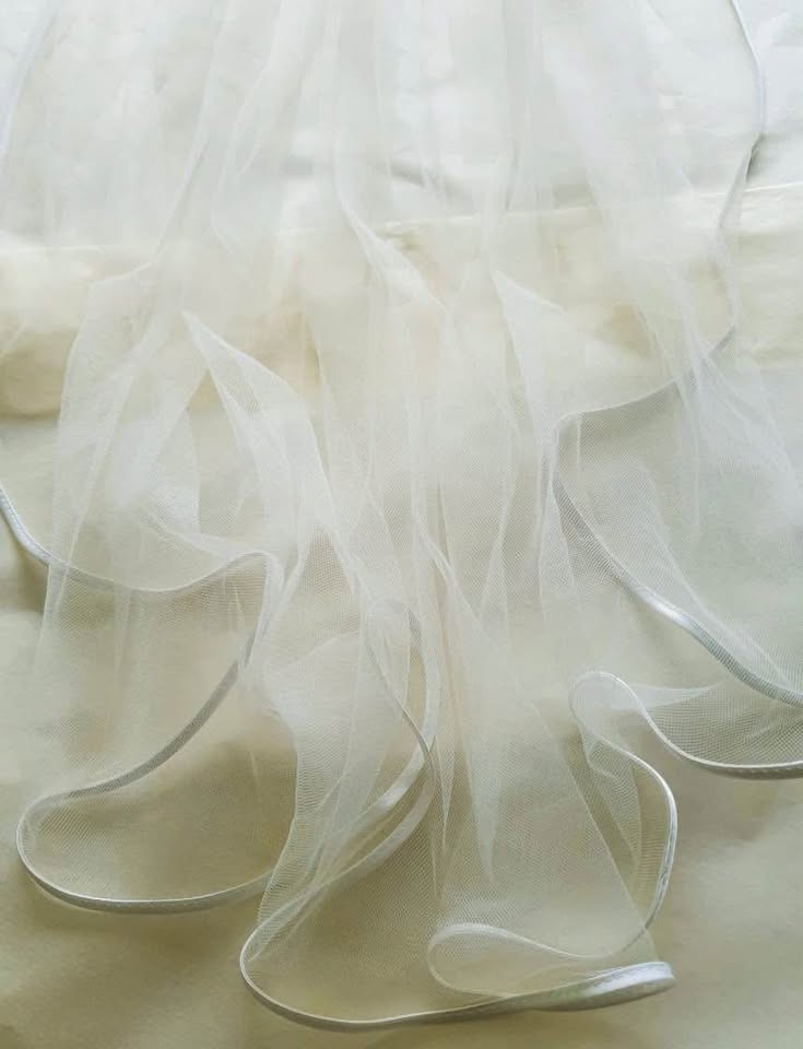 Satin Edge Veil Soft white / ivory - photo 3