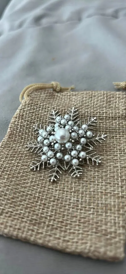 Snowflake Pearl Brooch thumbnail