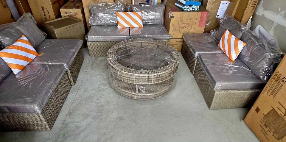 Brand new 7pc patio conversation set. 6 person seating. Beige