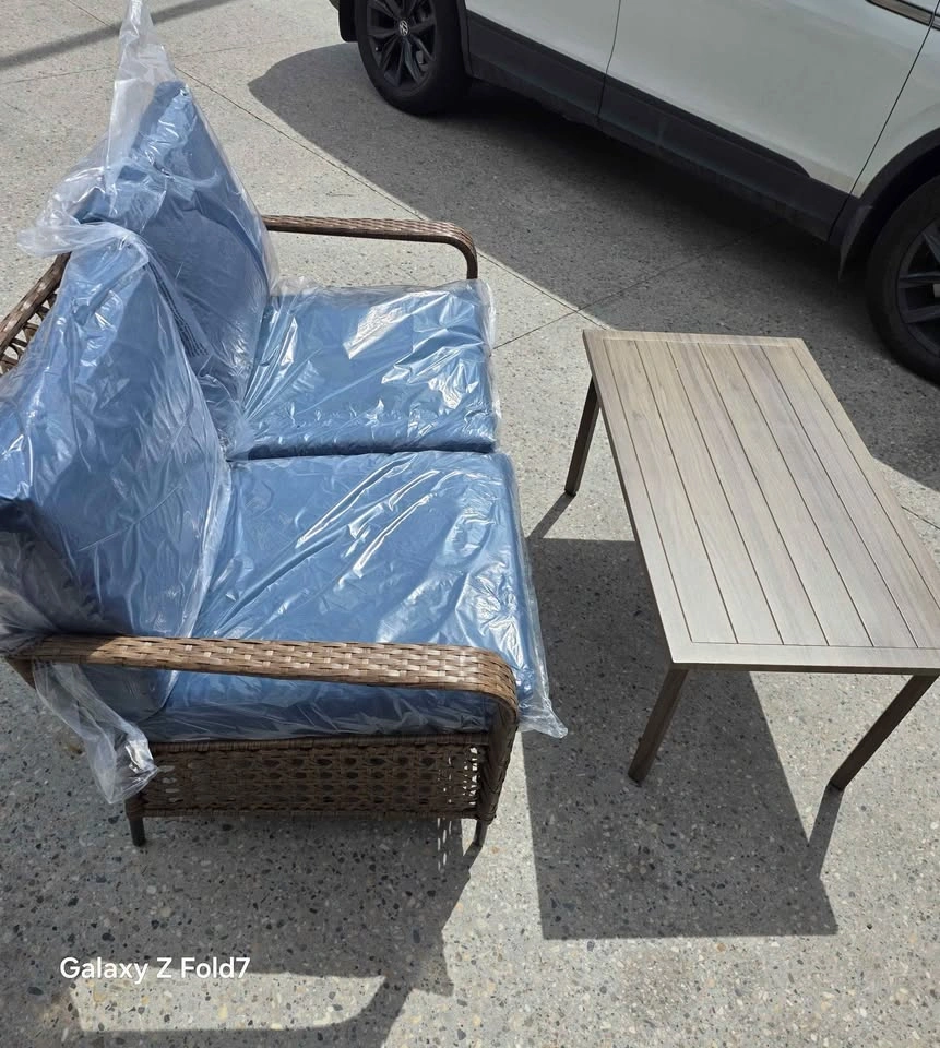 Brand new 2 pc patio loveseat set. Assembled. Pickup Spruce Grov - photo 3