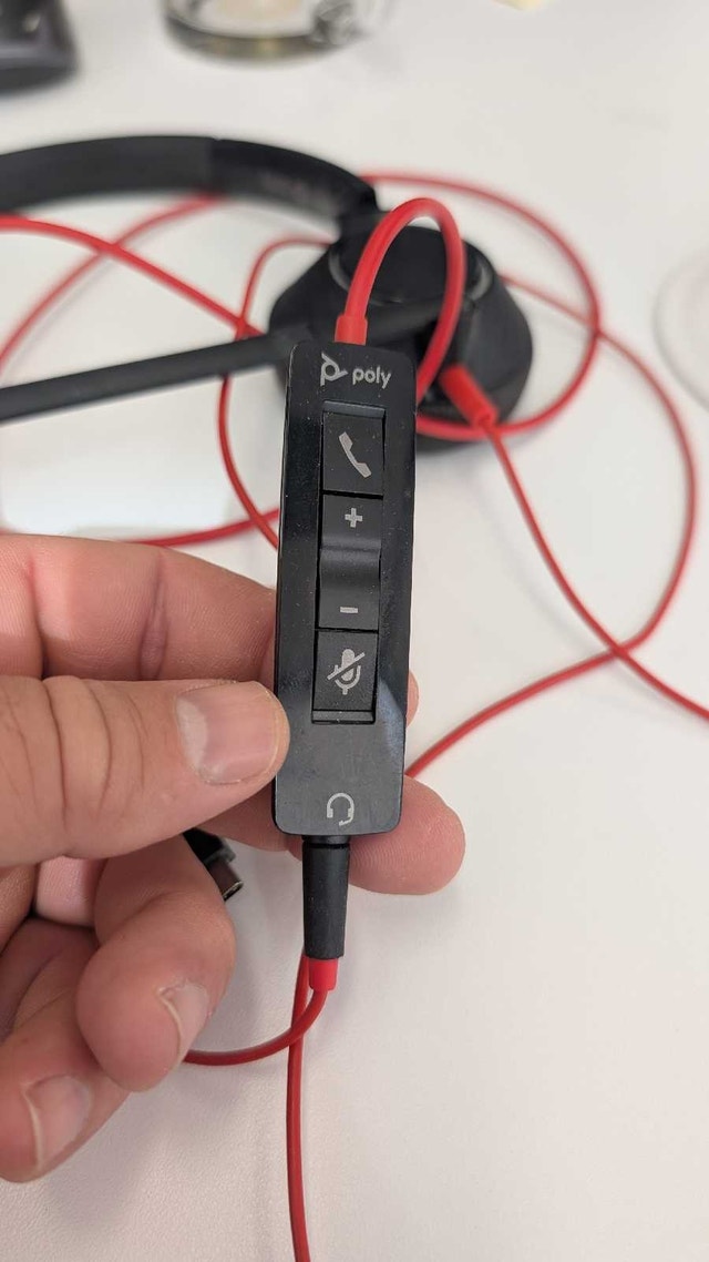 Poly Blackwire C5210 USB-C professional business headset - photo 2