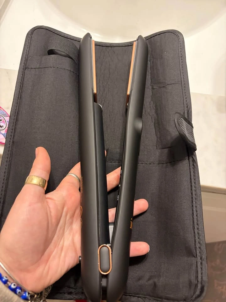 Cordless Hair Straightener - photo 3