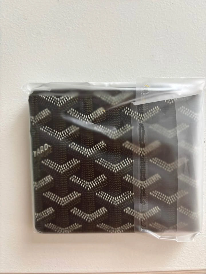 Goyard Victoire Bifold Wallet - photo 4