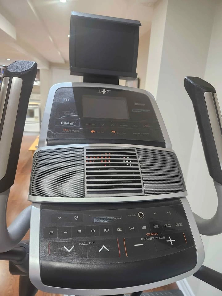 NordicTrack E9.5i Elliptical Trainer - photo 2
